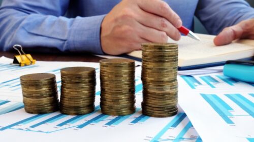 JF Wealth Holdings Ltd. is providing investors with an object lesson in earnings volatility.