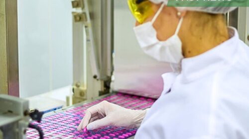 Biotech company JW Therapeutics reported on Tuesday its net loss for the first half of 2023 narrowed 11.4% year-on-year to 380 million yuan.