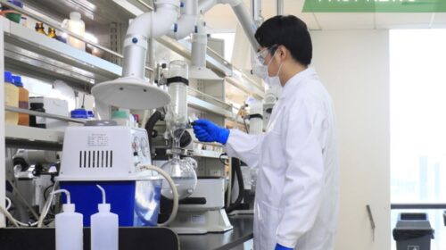 InnoCare Pharma announced on Monday its third quarter revenue dropped 18.3% year-over-year to 160 million yuan, while its net loss narrowed 72.2% to 109 million yuan. Its net loss for the first three quarters of the year also narrowed by 36.3% to 531 million yuan.