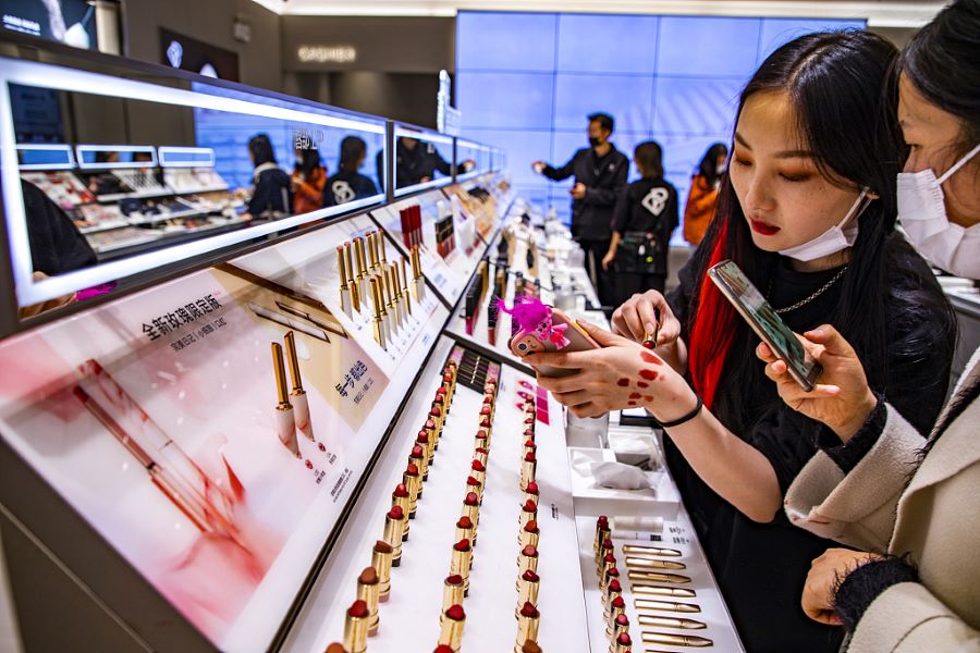 Yatsen forecasts return to revenue growth