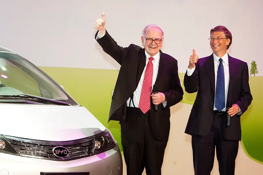 Warren Buffett and Bill Gates at a launching ceremony of a BYD NEV.