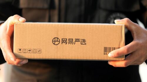 Weimob to split off market services arm