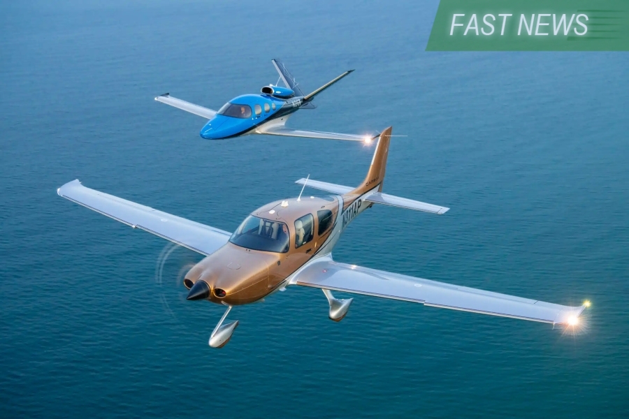 Aircraft maker Cirrus Aircraft opened at HK$27.5 in their Friday trading debut.