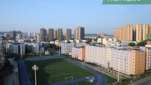 Minsheng Education issued a profit warning last Friday, forecasting its net profit for the first half of this year will drop by about 64% from 307 million yuan in the same period last year.