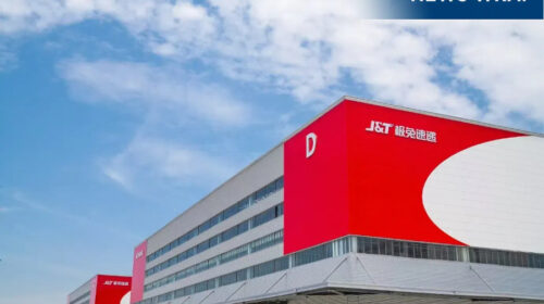 J&T delivers lots of packages on Double 11