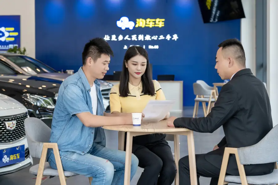 Yusheng sells used cars