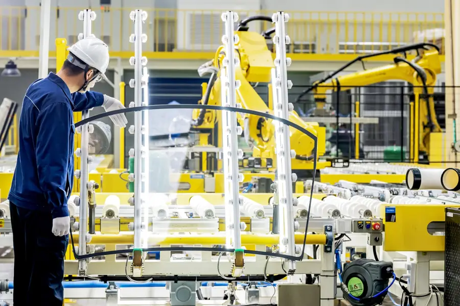 Foreign exchange losses drag down Fuyao's earnings, while smart glass still awaits volume growth